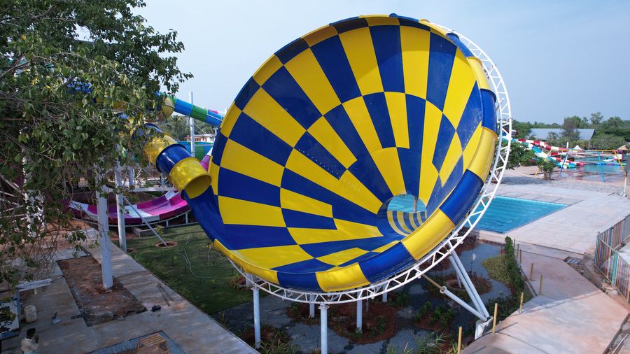 Large funnel water slide at UVA Meridian Water Park