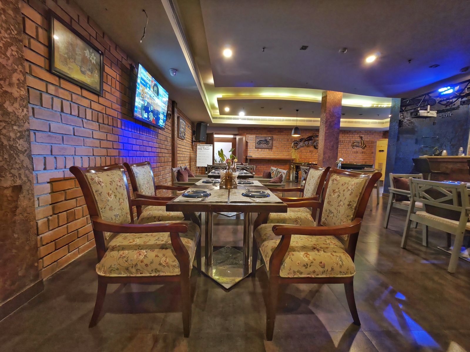 Intimate table setting at Club Meridian, UVA Meridian