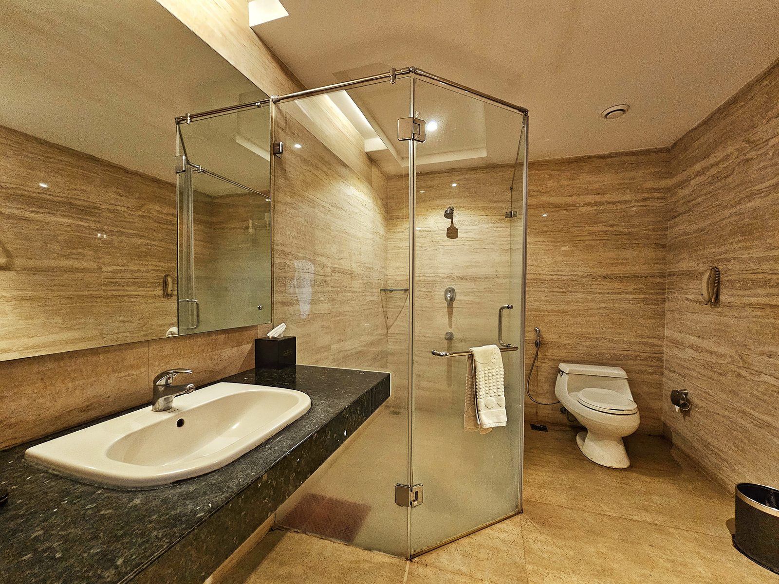 Executive Room marble bathroom at UVA Meridian